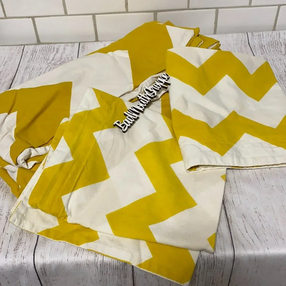 *Urban Outfitters Chevron Zig Zag Yellow Duvet Cover + Pillow Shams Full Queen
